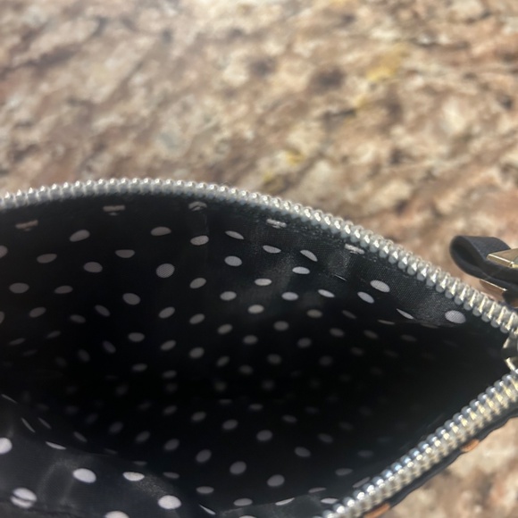 Victoria Secret - Card Holder Keychain (Leapord) - Picture 2 of 2